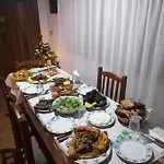 Bixhaku 招待所 Gjirokastër