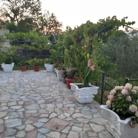 Konukevi Bixhaku Gjirokastër